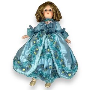 Vintage Mundia Prestige Apolline Christine Porcelain Doll w/ Box Limited to 1200